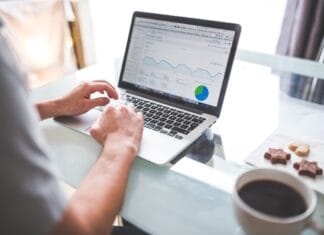 Szeptany marketing lokalny – jak działa na rynku miast i regionów