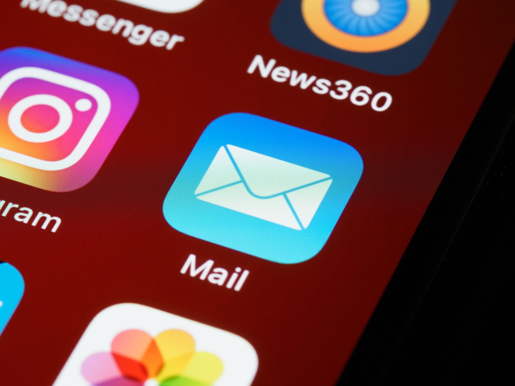Etyka w e-mail marketingu: jak sprzedawać agresywnie w danych, ale uczciwie w przekazie