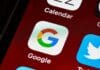 Smartfon z ikonami Google i innych aplik